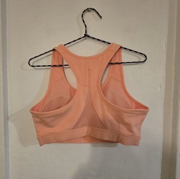 Reebok peach color sportsbra with padding size Medium! - Picture 2 of 5